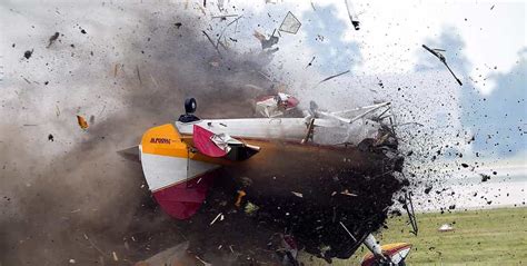 wing walker plane crash.